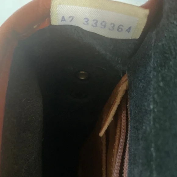 Vintage Dooney & Bourke Black and Brown Leather Crossbody Bag - Picture 5 of 16